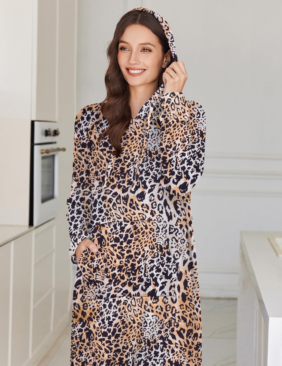 Fleece hooded nightgown with leopard print, long sleeves and front hood drawstrings