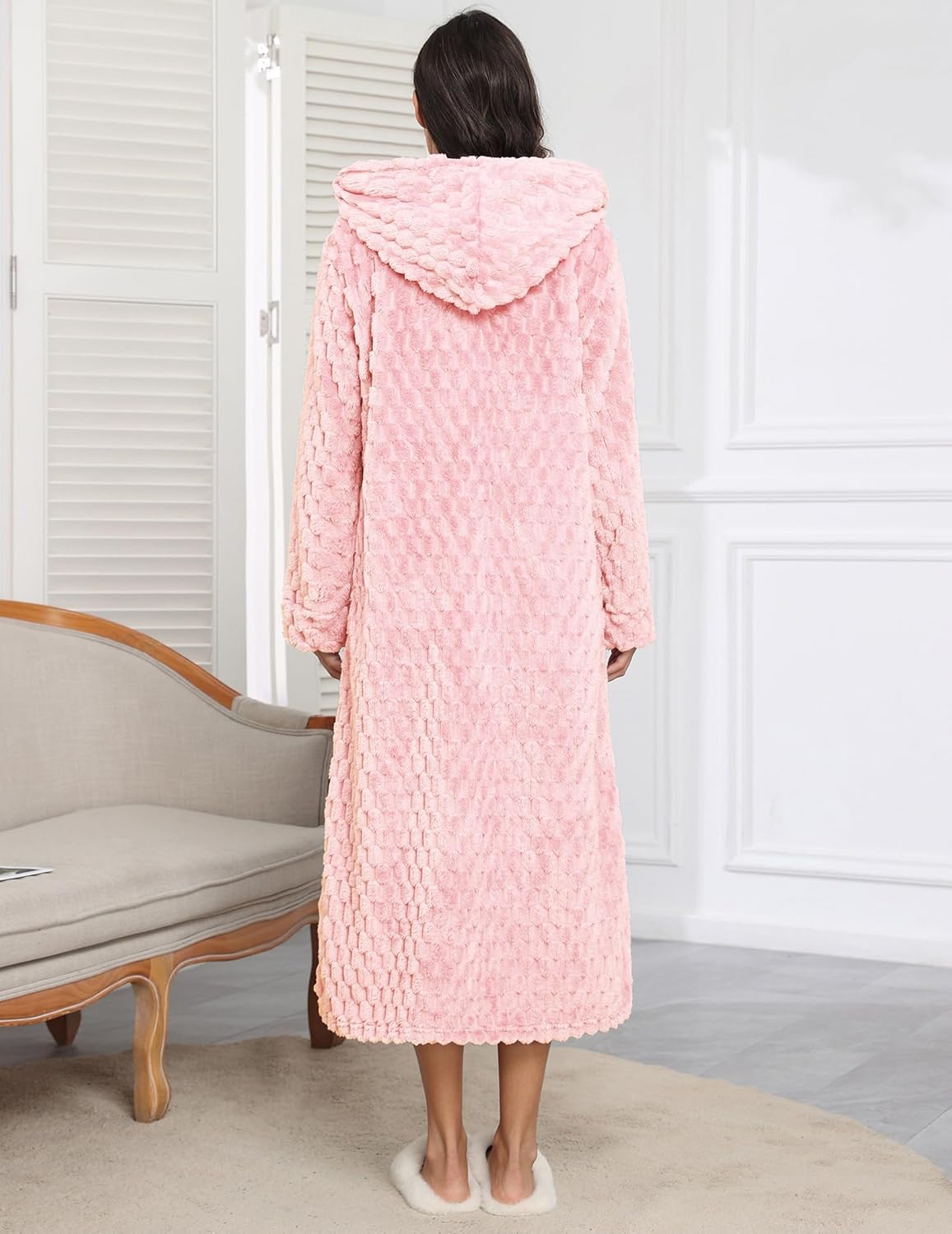 Rosa Fleece-Bademantel hinten: Kapuze, lange Ärmel, langer Schnitt, Reißverschluss