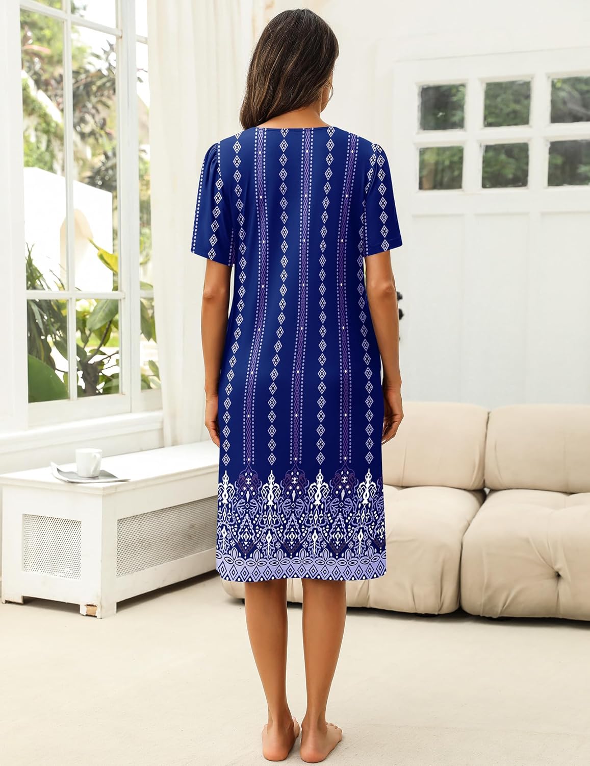 House Dress: navyblaues Muster, Rückenansicht, kurze Ärmel, knielang