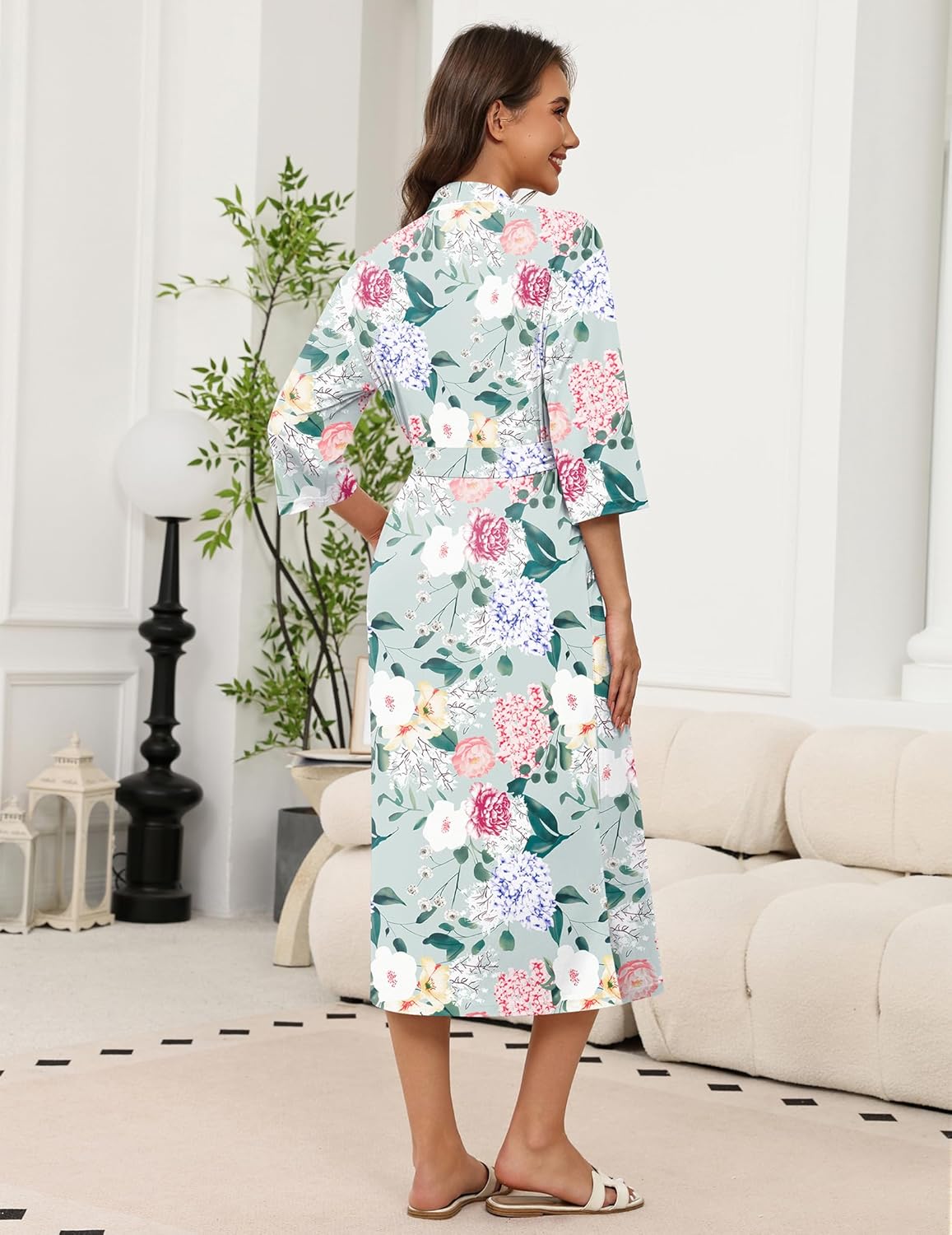 Blumenmuster-Kimono-Bademantel, 3/4-Ärmel und Gürtel, Rückansicht