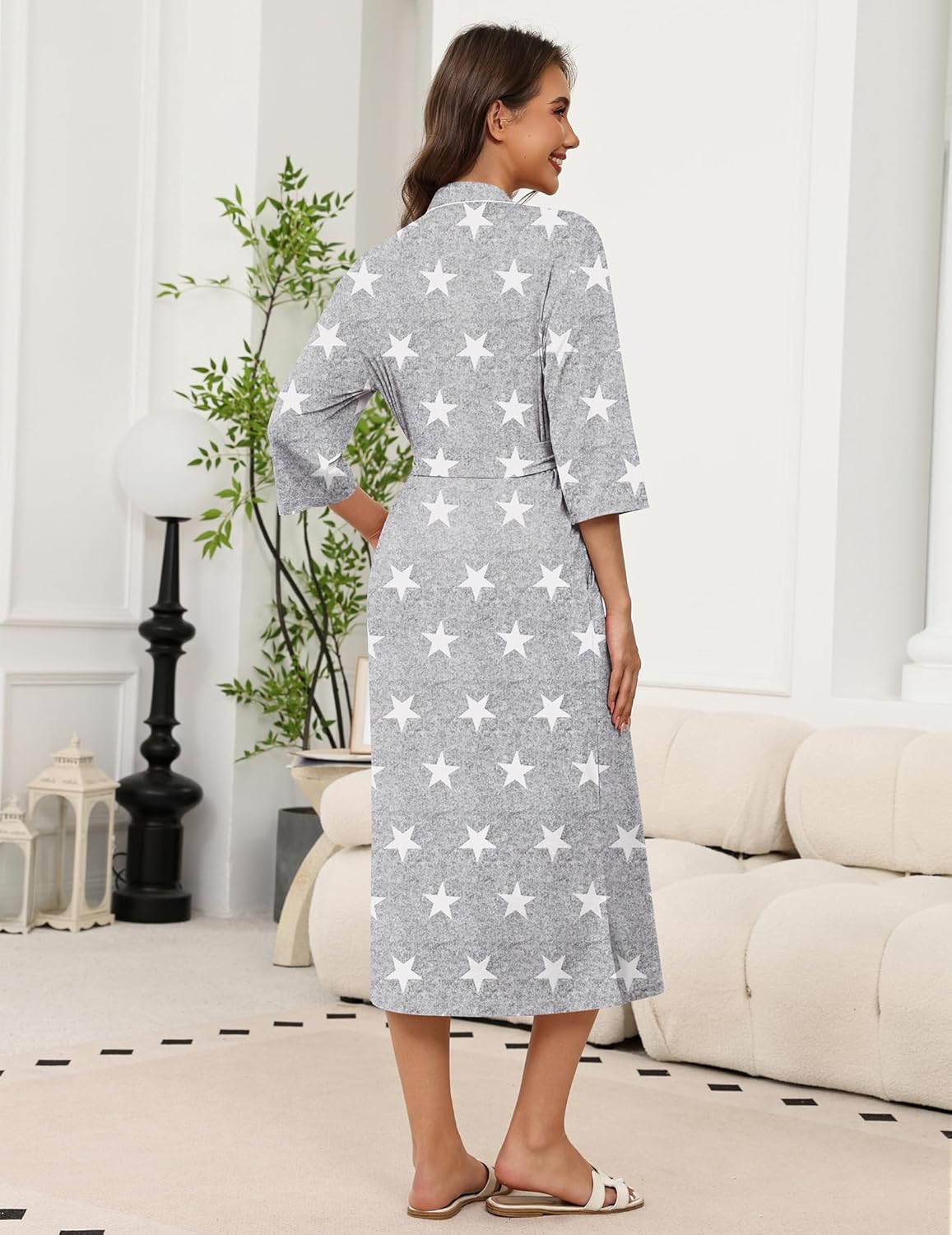 Sternenprint-Kimono-Bademantel in Hellgrau, 3/4-Ärmel, Rückansicht