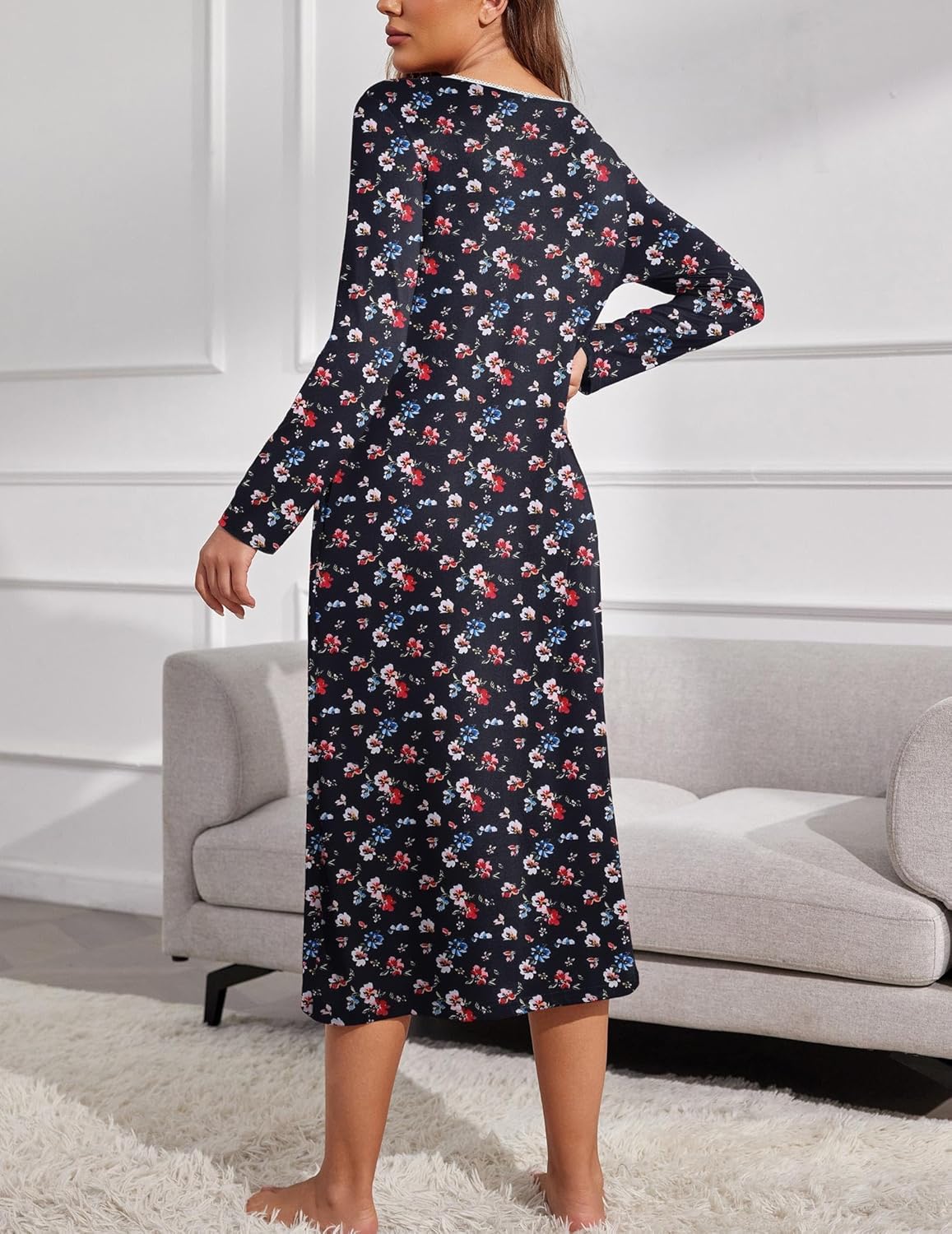 Langärmeliges Henley-Nachthemd-Kleid, schwarz mit kleinem Blumenmuster, knielang