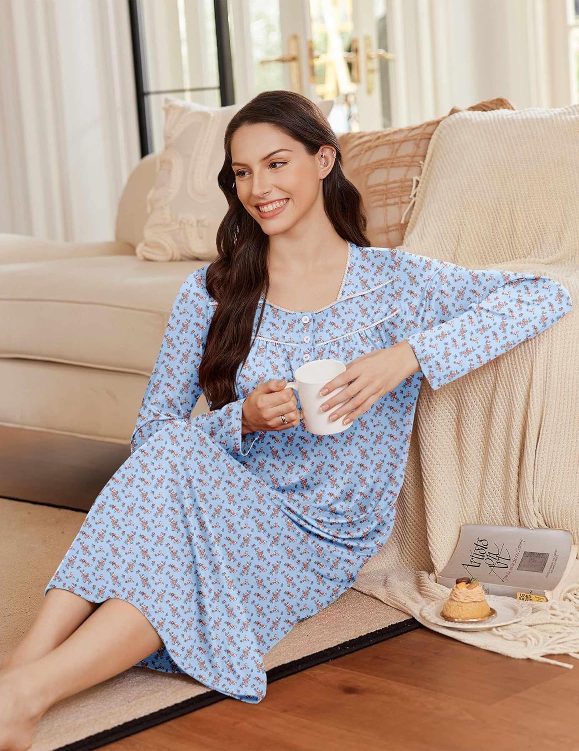 Langes Henley-Nachthemd-Kleid, hellblau mit zartem Blumenmuster, lange Ärmel