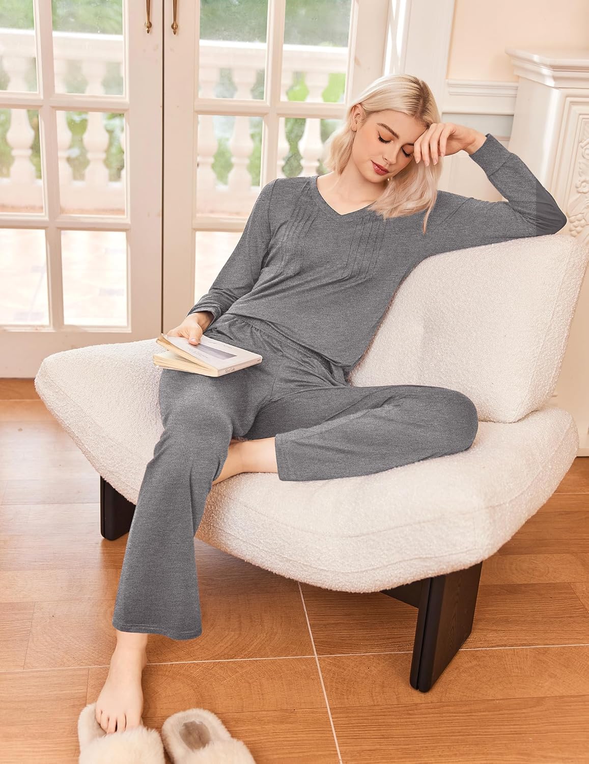 Graues Schlafset mit V-Ausschnitt und Taschen, lange Ärmel, weiter Hose, unifarben
