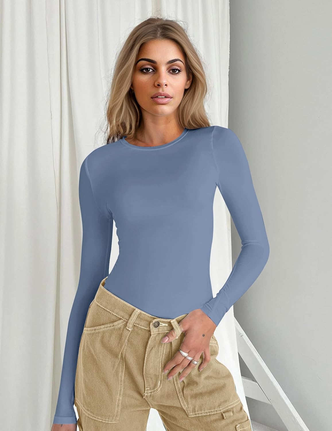 Long-sleeve fitted top, light blue, crew neck