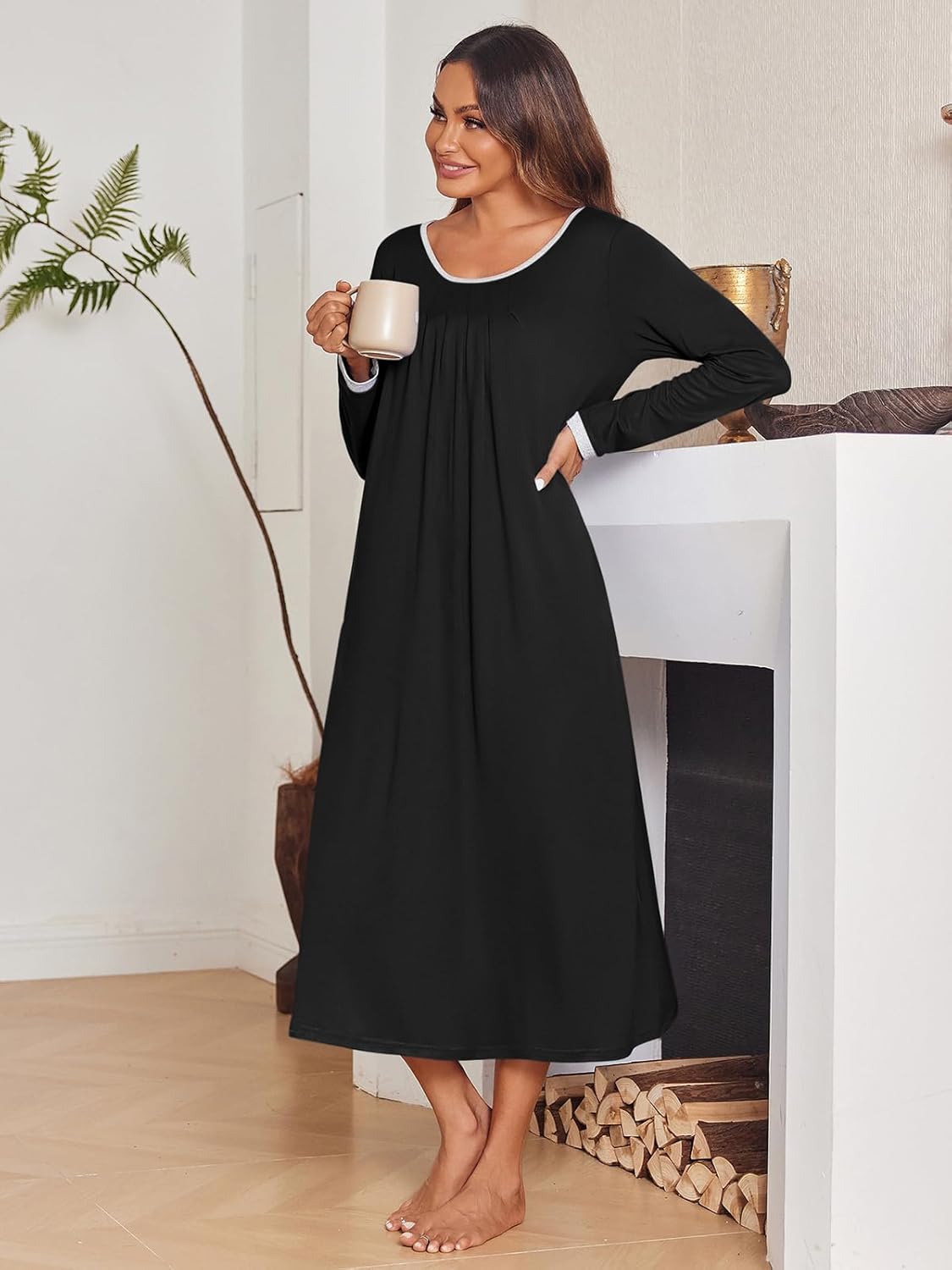 Longsleeve Sleepshirt, schwarz, lockeres Nachthemd mit Rundhalsausschnitt und Saumblende