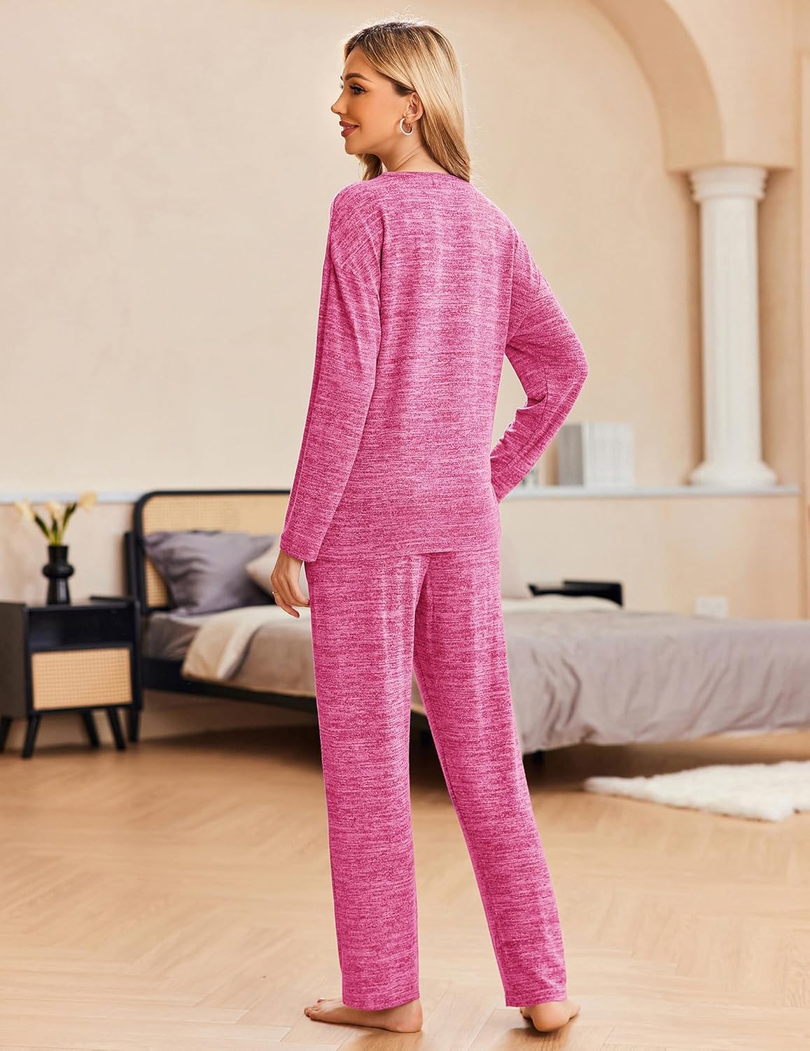 Pijama rose red: top de manga larga y pantalón largo entallado