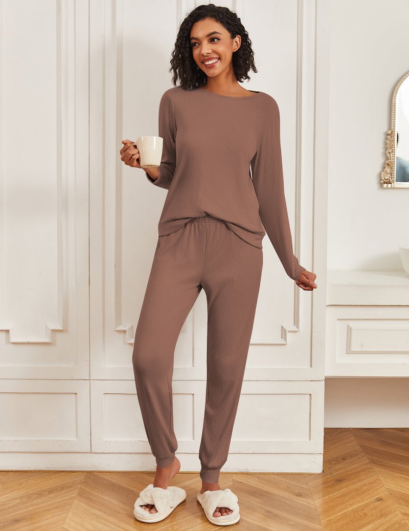 Braunes Set mit Langarmshirt und Jogger-Hose, gerippt, mit Bündchen