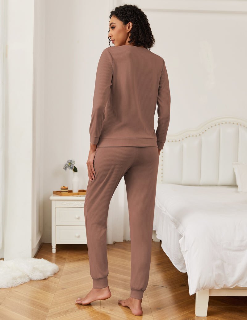 Braunes Langarmshirt und Jogger-Hose für Lounge, Rückenansicht