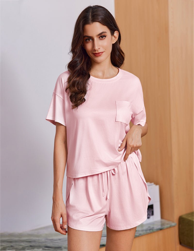Rosa gestreifter 2-teiliger Lounge-Pyjama: Oversize-T-Shirt mit Brusttasche, Shorts mit Kordel