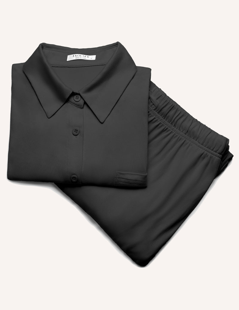 Schwarzes Pyjama-Set, Hemd mit Knopfleiste und lange Hose mit Gummizug
