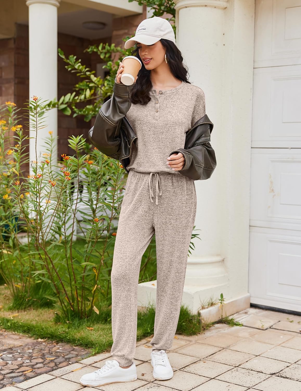 Ensemble pyjama manches longues gris chiné, encolure boutonnée, pantalon ample à cordon