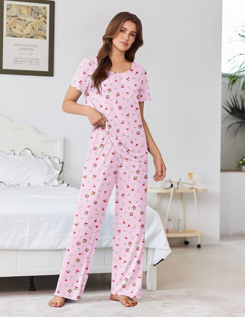Pink patterned pajama set: short-sleeve top and wide-leg pants