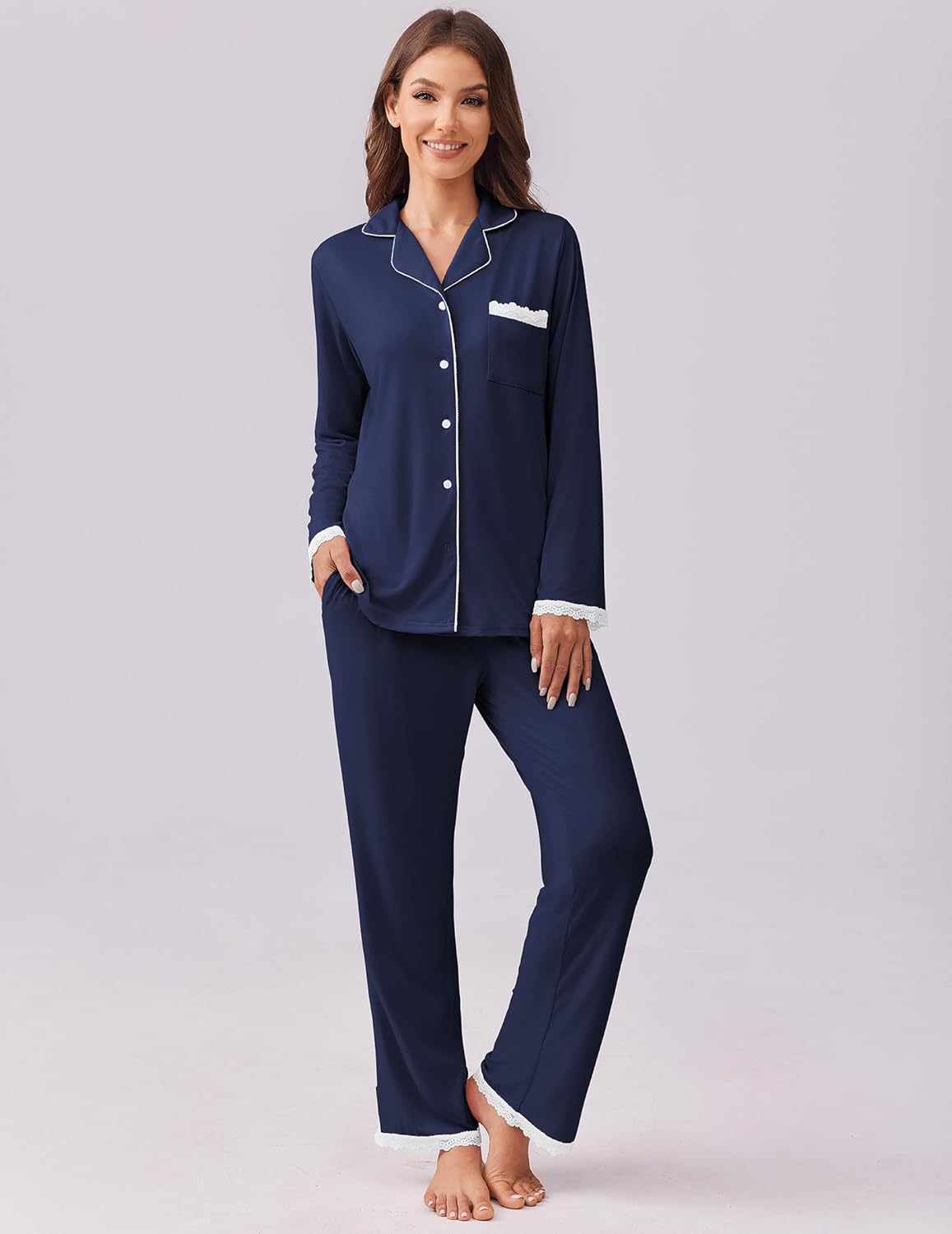 Set pigiama maniche lunghe blu navy con bottoni, bordo a contrasto e tasca petto