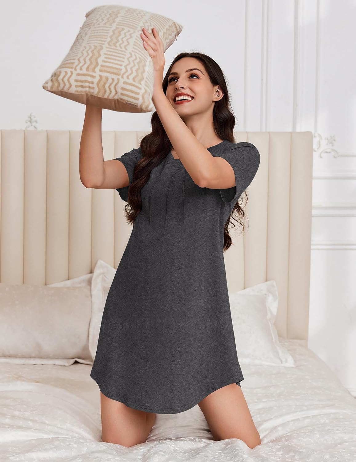 Pleated short-sleeve sleep dress in dark grey, crew neck with relaxed fit
