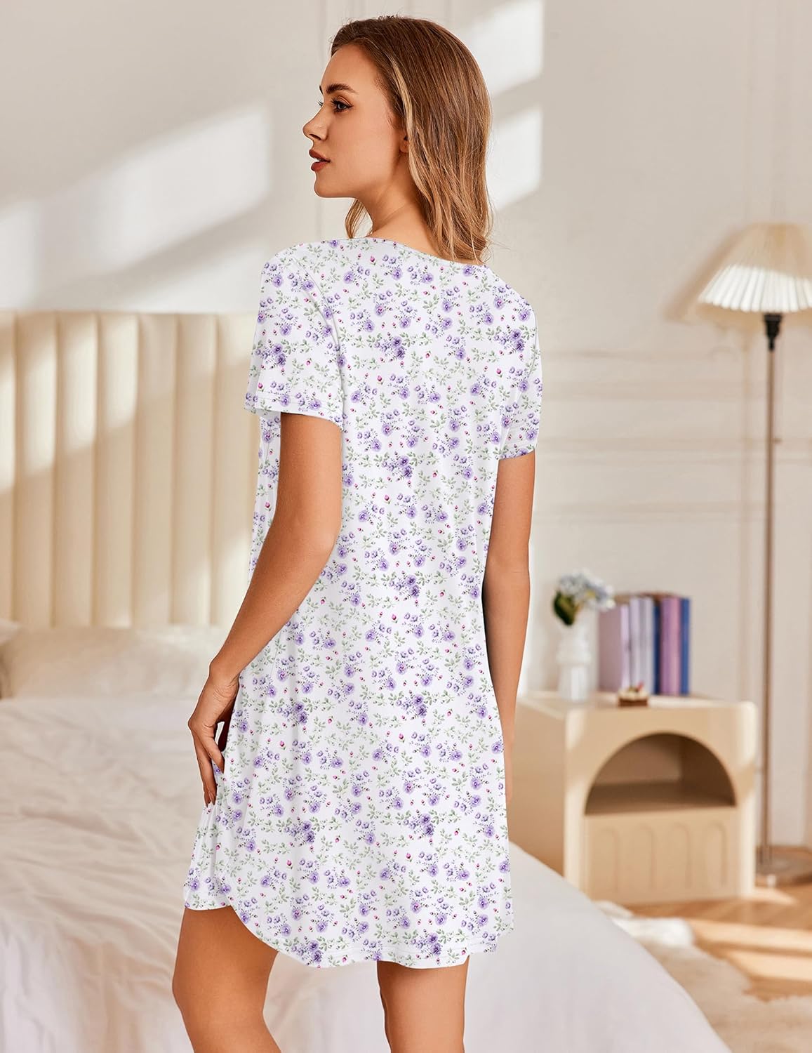 Pleated short-sleeve nightshirt in lilac floral, round neck and gathered bodice