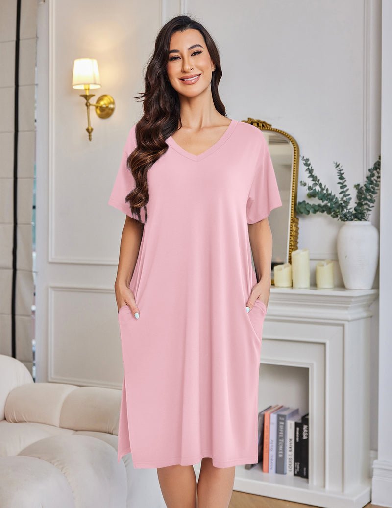 Hellrosa Plus-Size Nachthemd mit V-Ausschnitt, Kurzarm, Knielang, mit Taschen