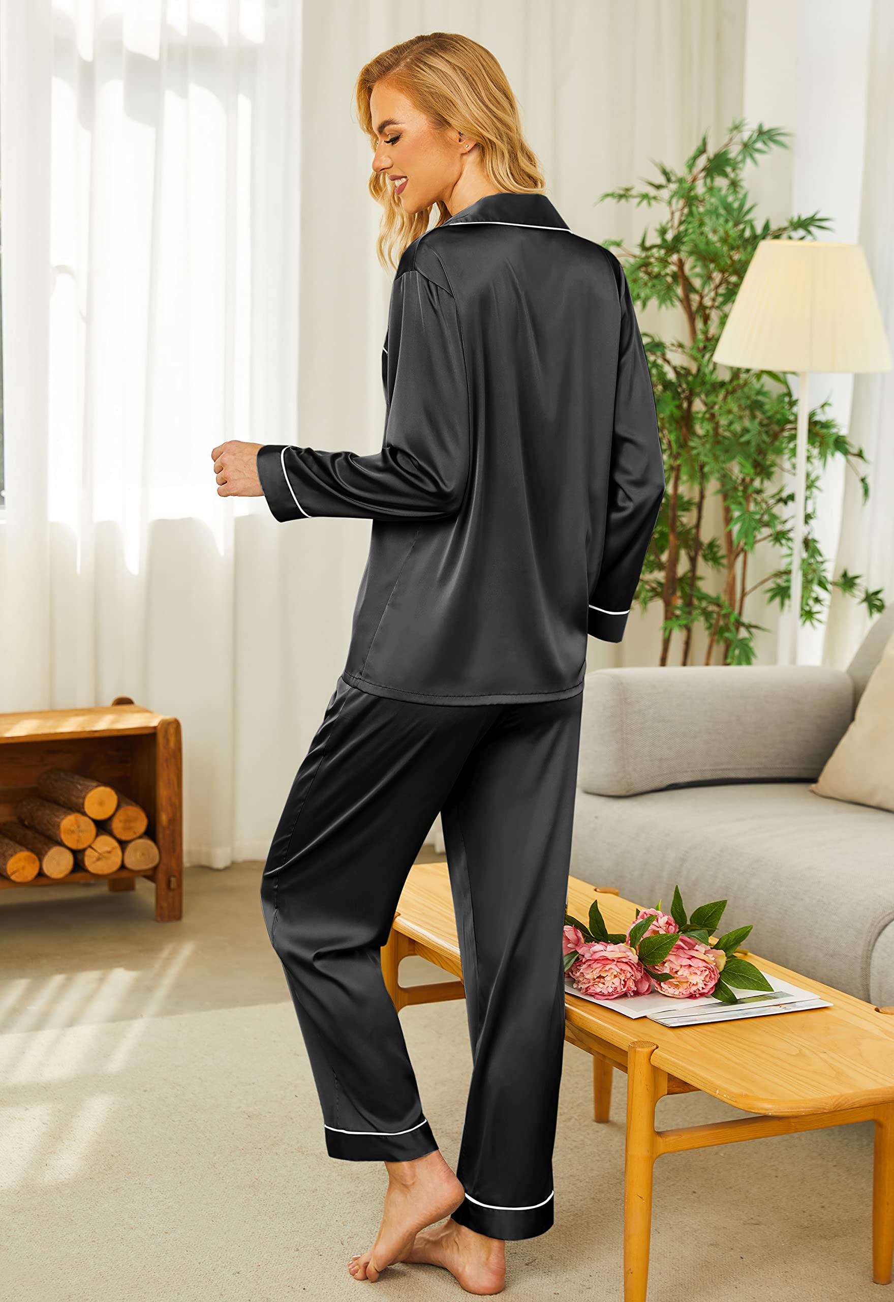 Schwarzes Satin-Pyjama-Set: lange Ärmel und Hose mit Kontrastpaspel