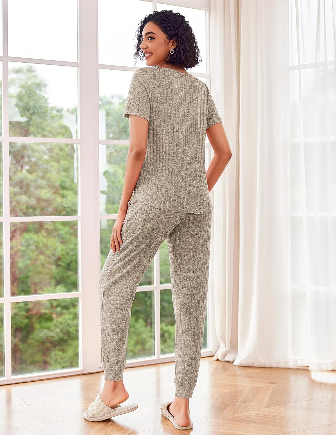Rippstrick-Loungewear-Set mit Joggerhose, khaki-braun meliert