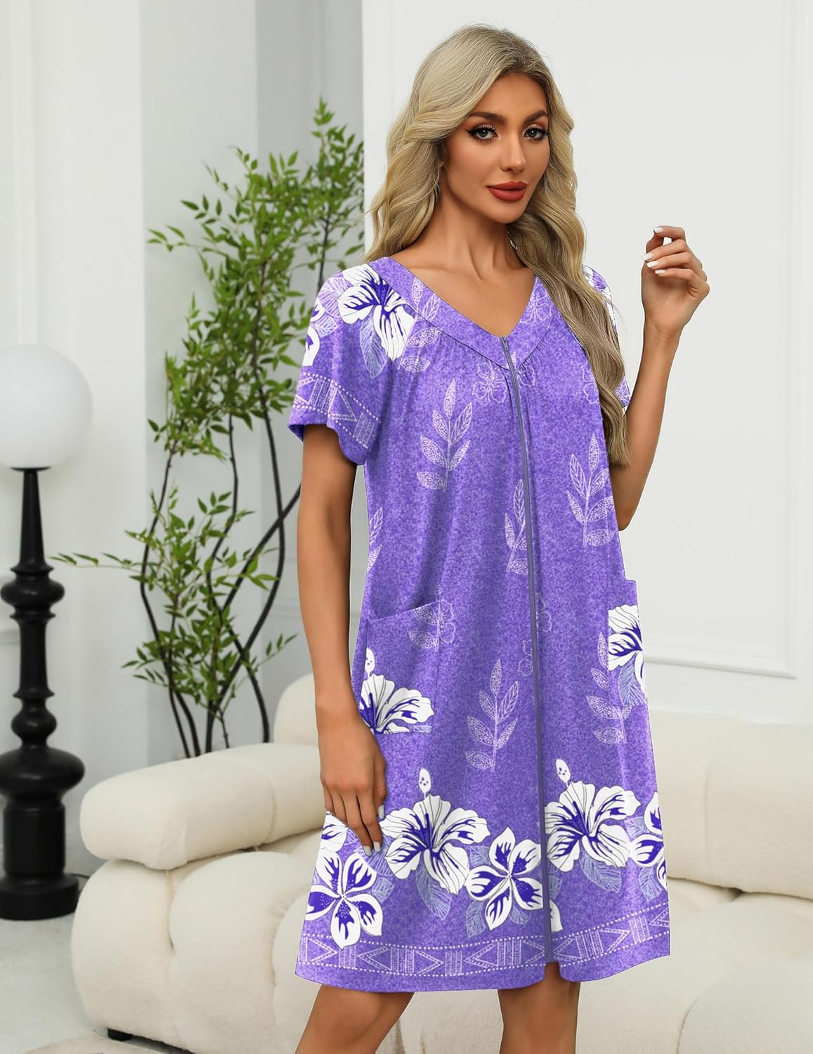 Robe mumu zippée violette à imprimé fleurs blanches, col en V, manches courtes