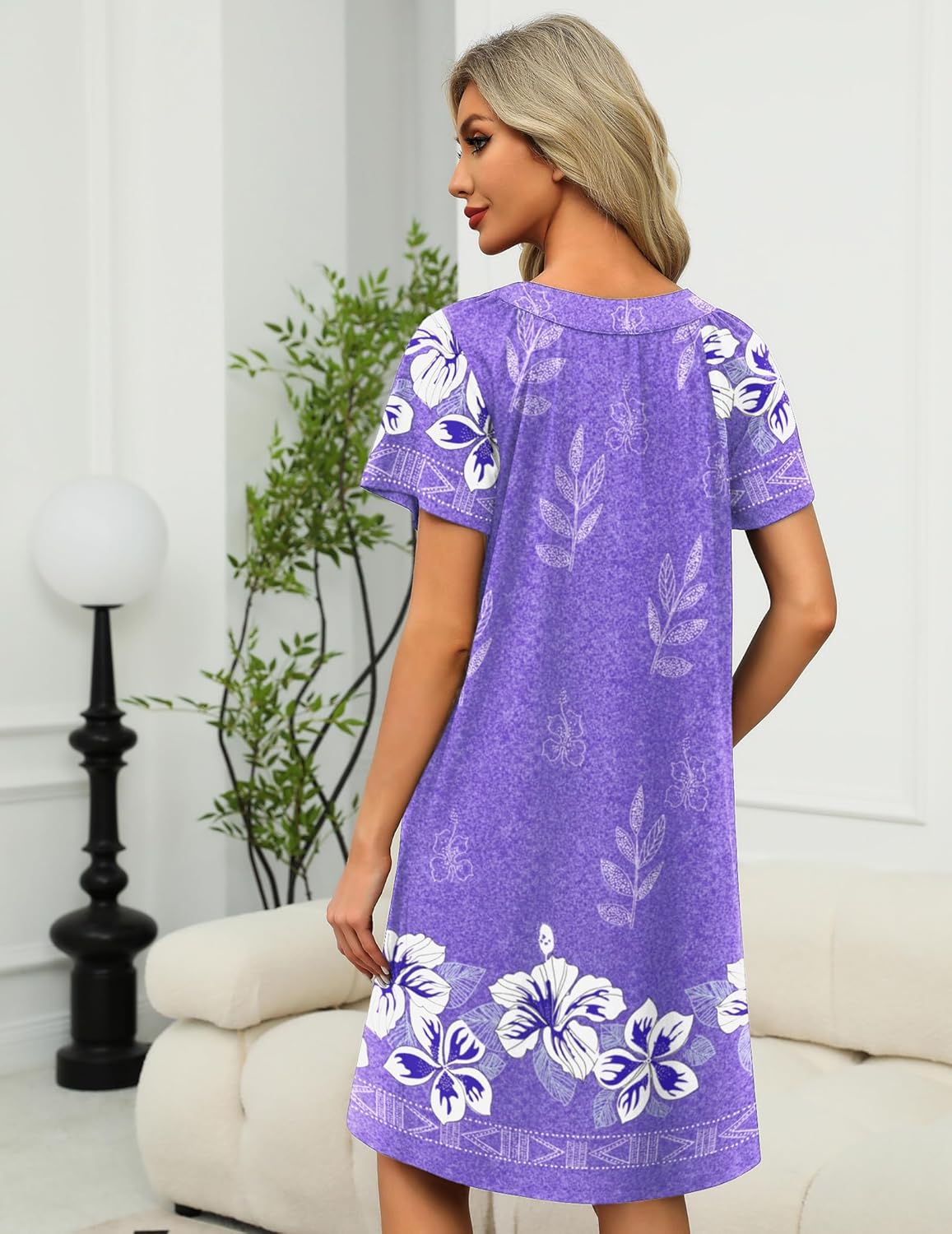 Zipper Front Mumu Duster Housecoat lila Blumenmuster, Rückansicht, kurze Ärmel