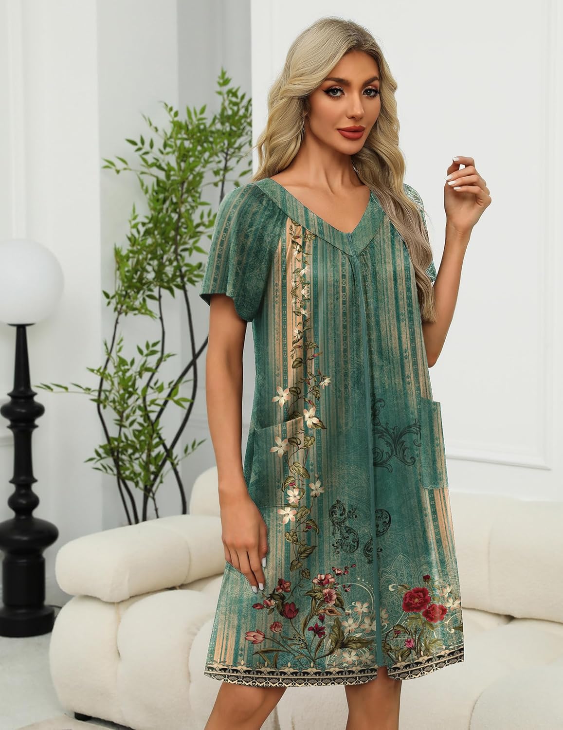 Robe verte fleurie à fermeture éclair devant, encolure en V, manches courtes, style mumu