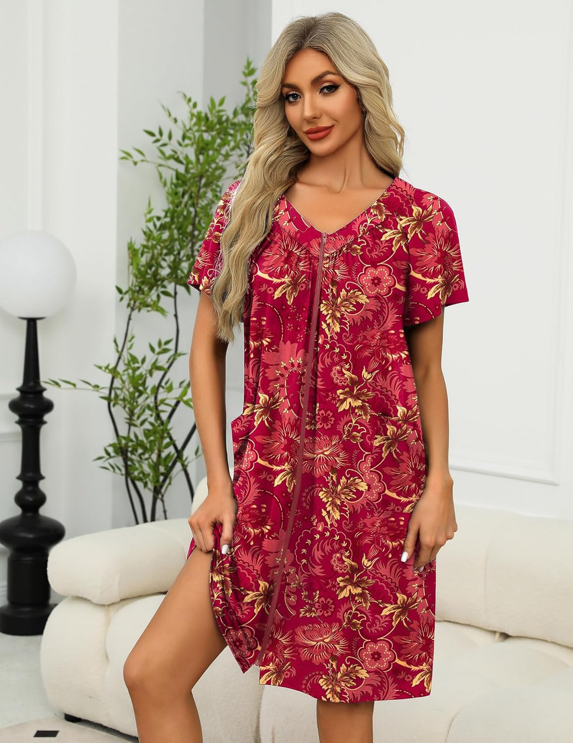 Robe rouge fleurie à fermeture éclair, encolure en V, manches courtes, coupe ample