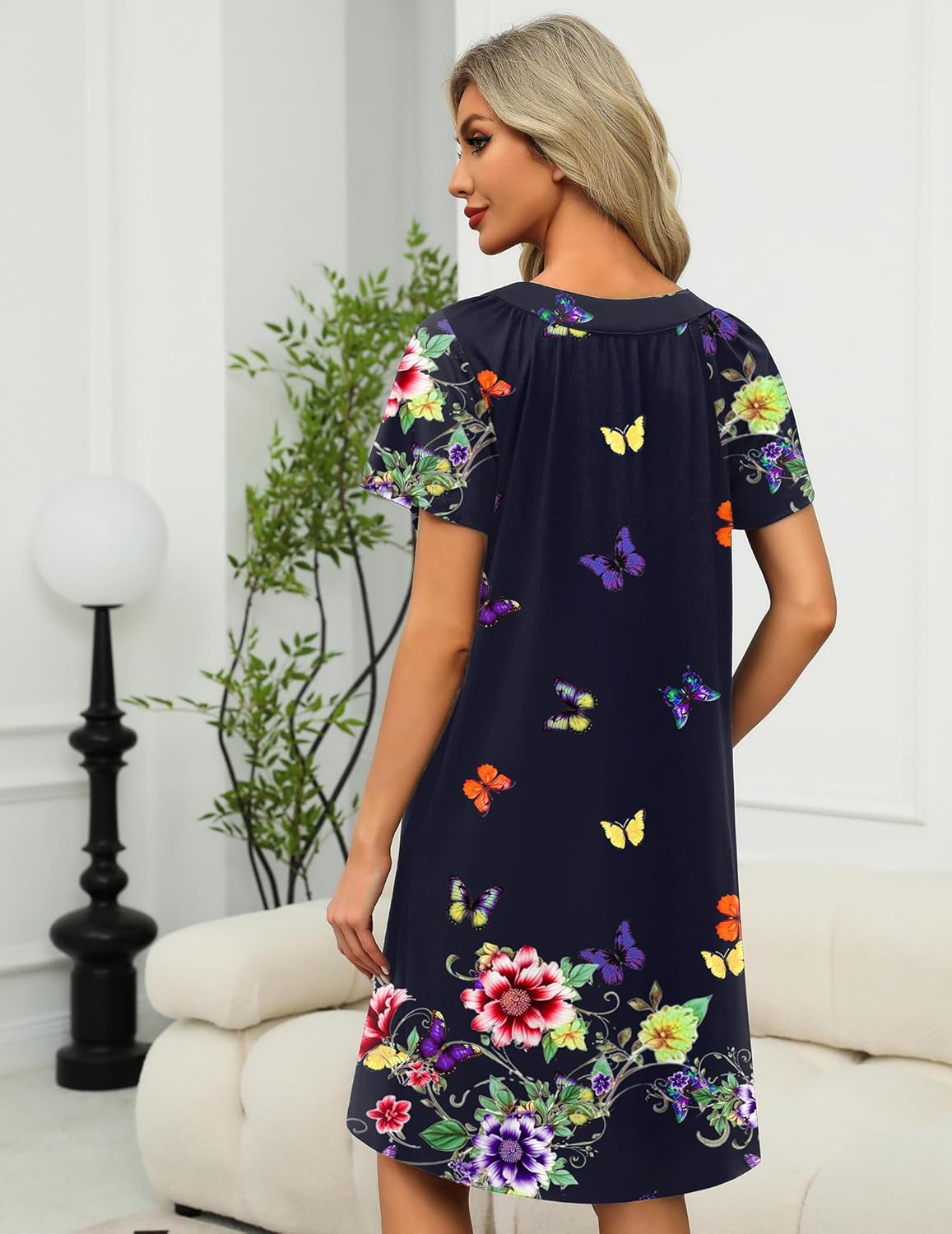 Robe mumu zippée bleu marine à motif fleurs et papillons, dos intégral