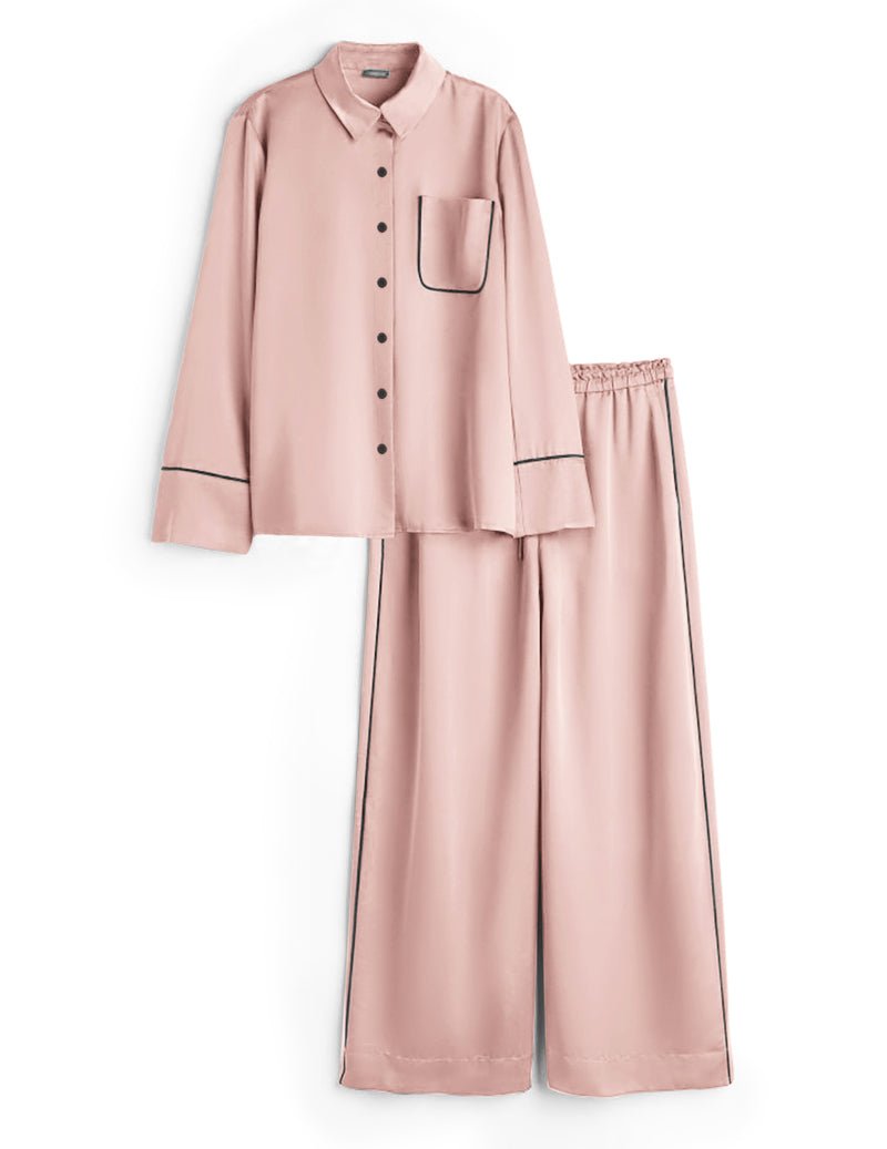 Satin Pyjama-Set in Rosé: Hemd mit Knopfleiste, Brusttasche, lange weite Hose