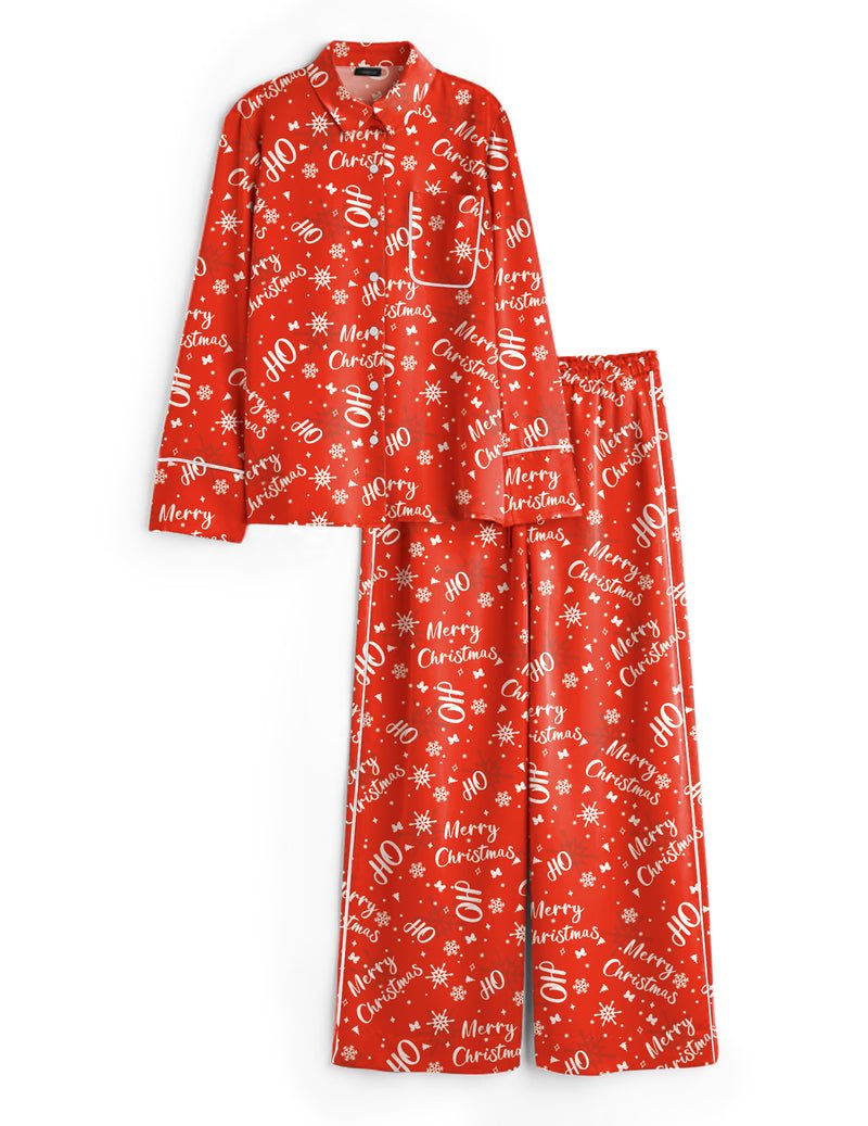 Satin Pyjama-Set in Rot mit Weihnachts-Schriftzug-Muster, Knopfleiste und lange Hose