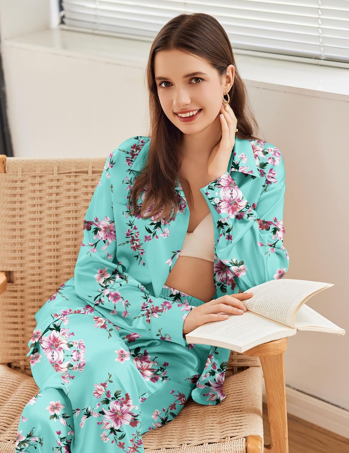Türkisfarbenes Satin-Pyjama-Set mit floralem Allover-Print, offene Knopfleiste am Hemd, lange Hose
