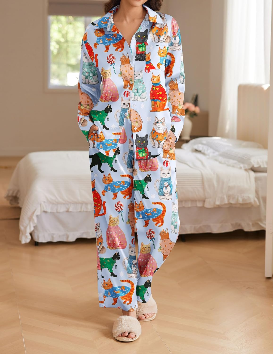 Satin-Pyjama-Set mit buntem Tierprint, langärmliges Hemd, weite Hose; offene Knöpfe am Kragen