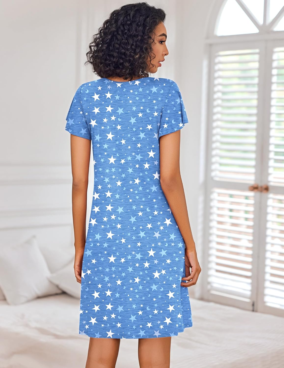 Pleated night dress short-sleeve, light blue star print, back view