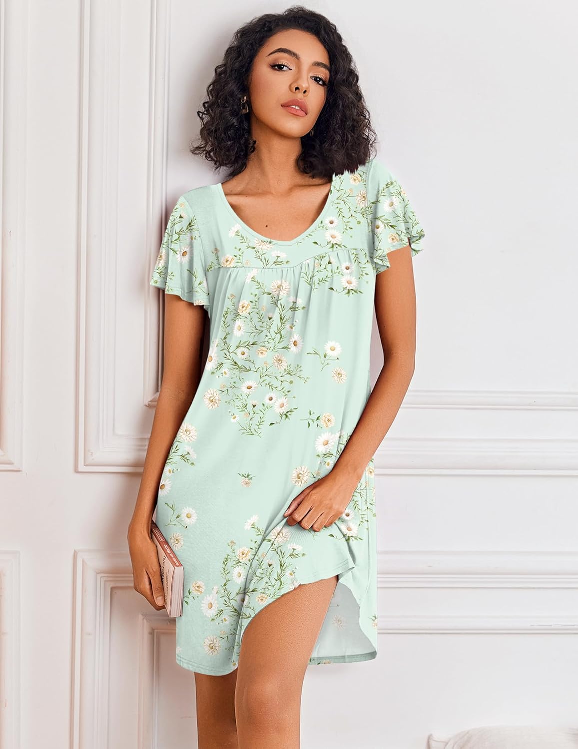 Light green floral short-sleeve night dress, V-neck, gathered pleats