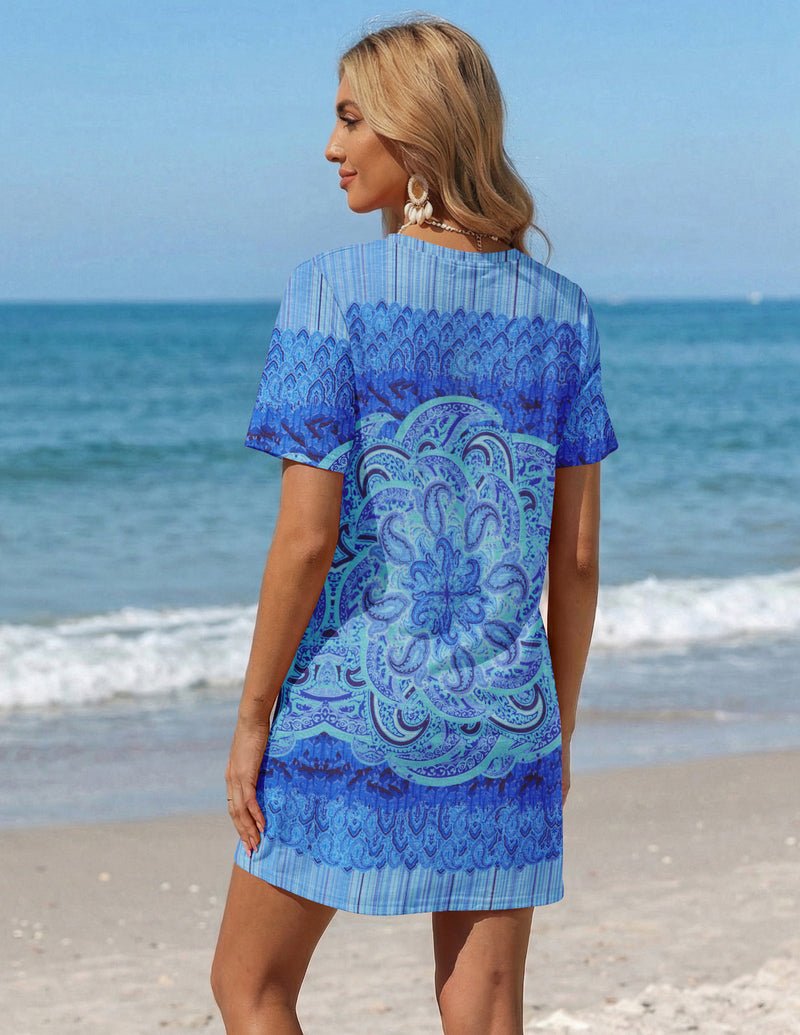Hellblaues Paisley-Print Kurzarm Swimsuit Cover-Up Dress mit weitem Rückenkragen