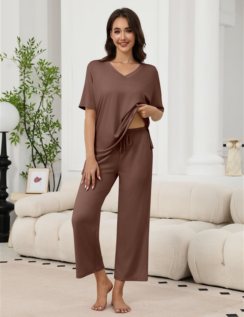 Zweiteiliges Set: Kurzarm-Top mit V-Ausschnitt und lange Hose, dunkelbraun