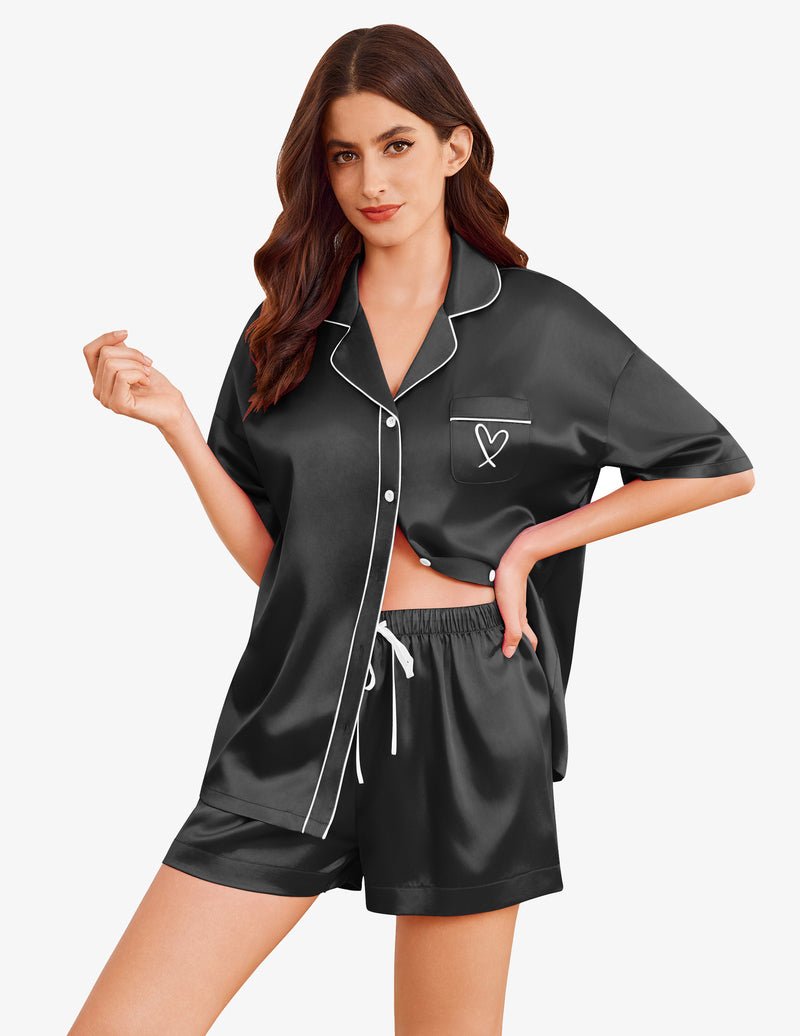 Silk-satin 2-teiliger Pyjama mit Herzstickerei, schwarzes Kurzarmhemd und Shorts