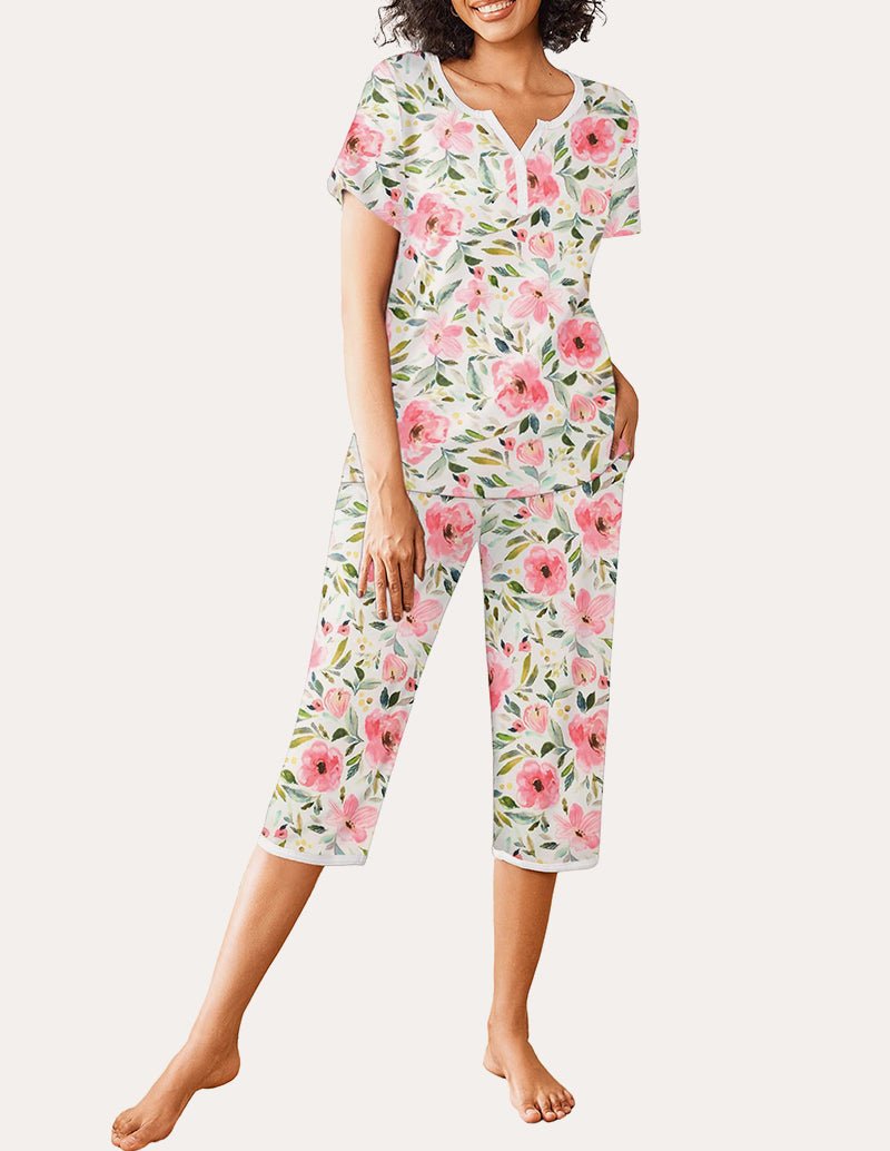 White floral printed pajama set, short-sleeve henley top and cropped capri pants