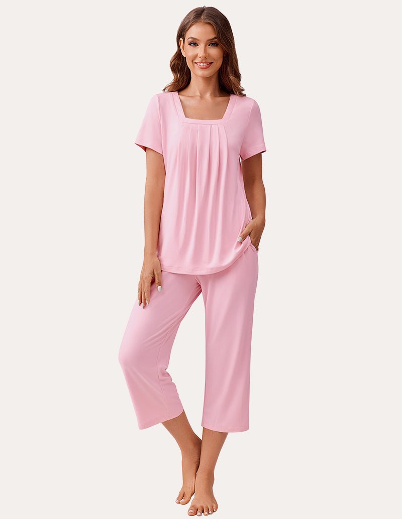 Soft square-neck pajama set in pale pink: short-sleeve top and cropped pants