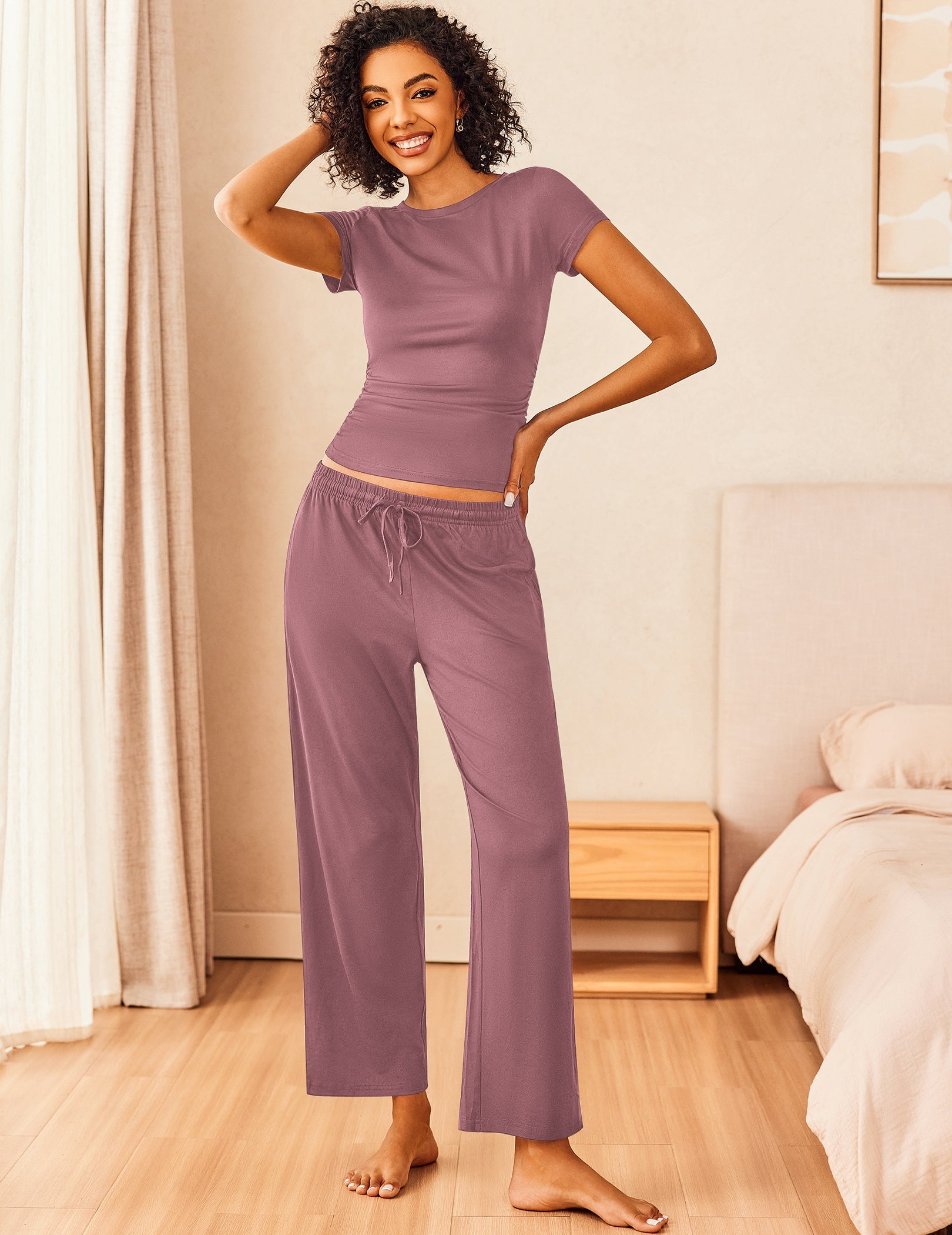 Super soft lounge set in mauve pink: short-sleeve fitted top with wide-leg drawstring pants.