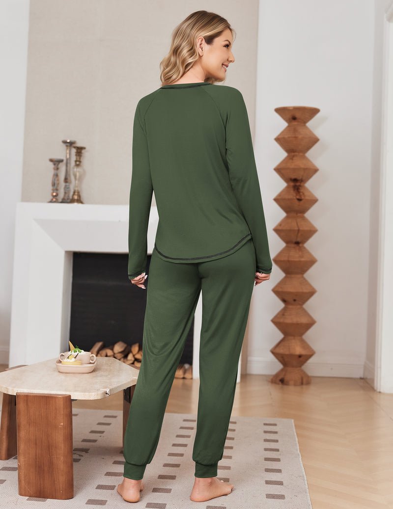 Teddy-Pyjama-Set: Langarmtop & Jogger, dunkelgrün (Rückansicht)
