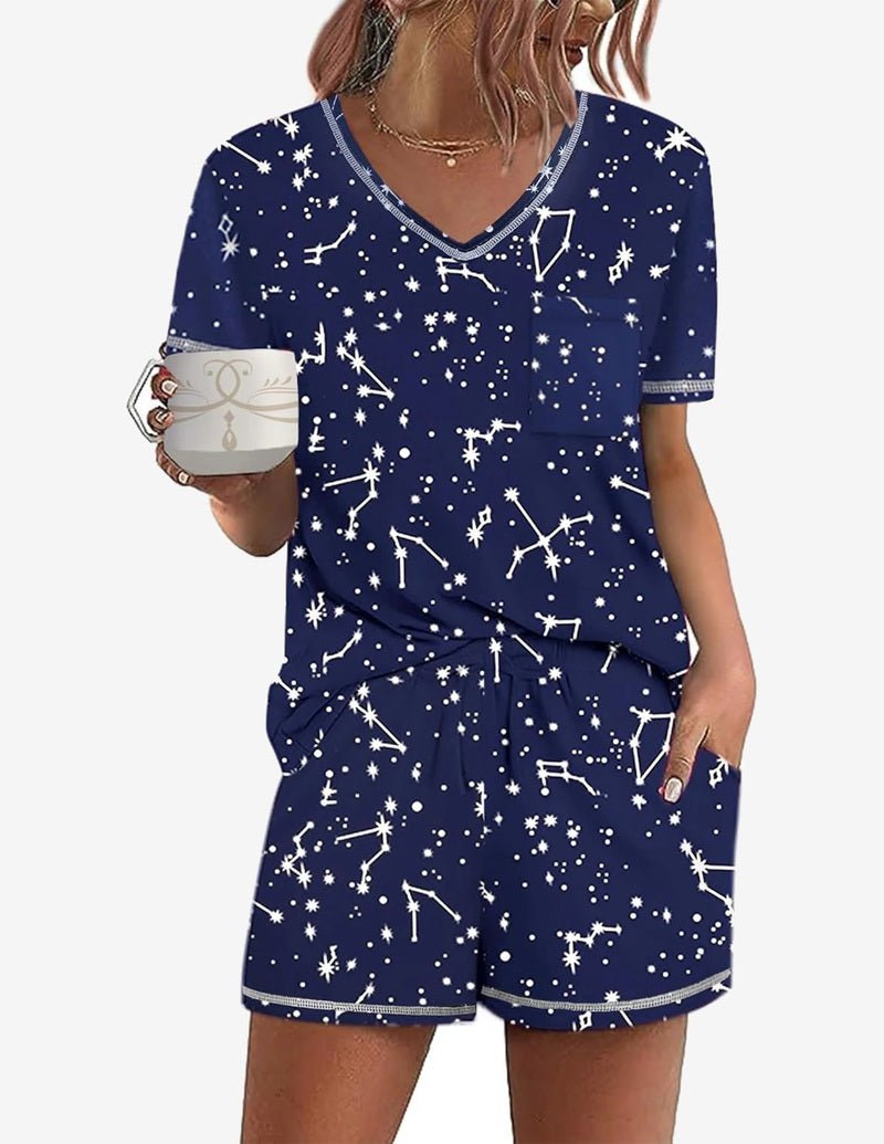 Dunkelblaues Pyjama-Set mit Sternen, kurzarm V-Ausschnitt und Shorts mit Kordel