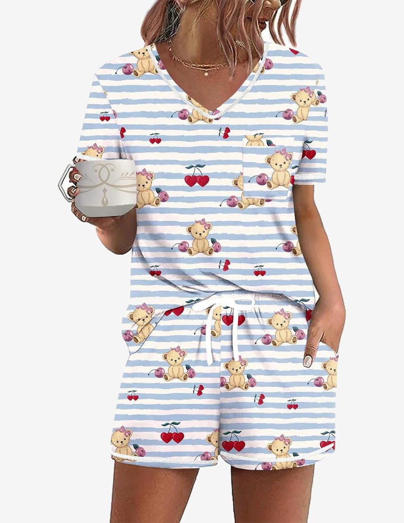 Teddy Blue Striped Set mit gestreiftem V-Ausschnitt und Shorts, Bären- und Herz-Design