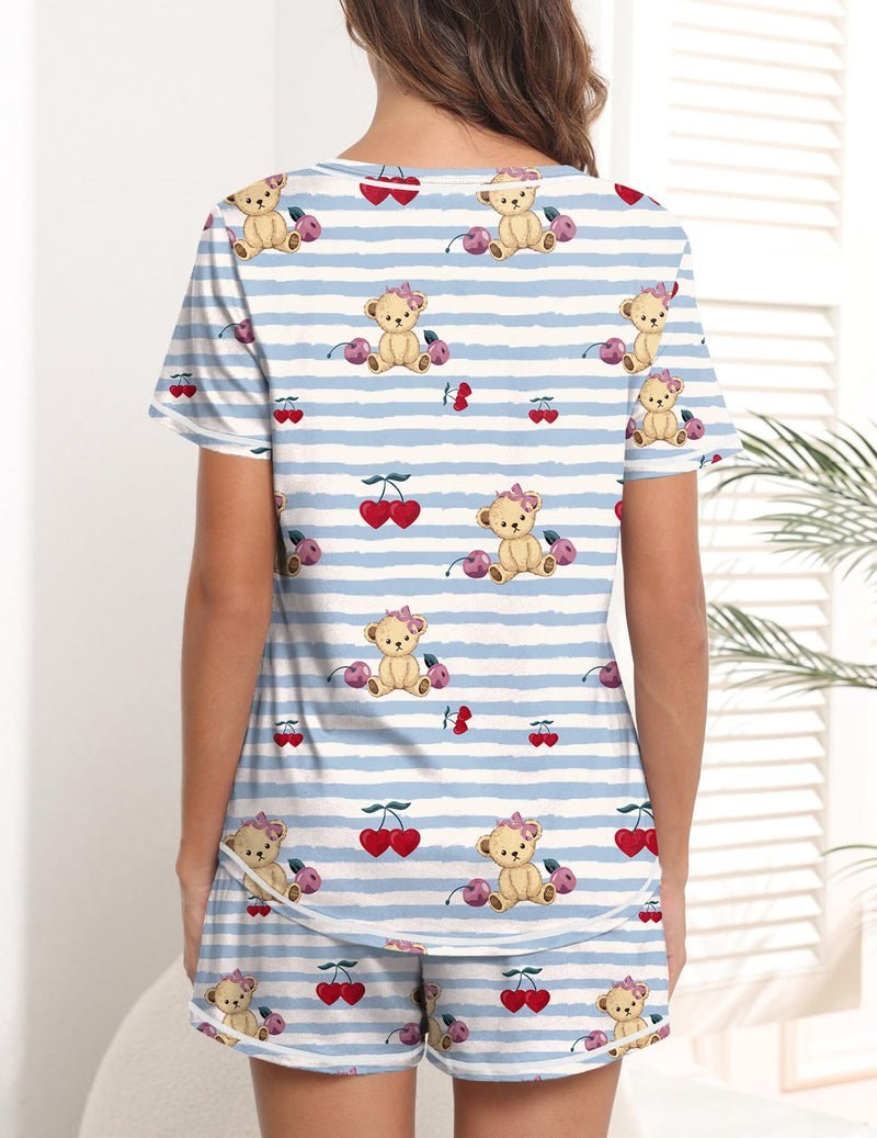 Teddy Blue Striped Lounge-Set: Rückansicht mit Bären-Motiven auf hellblau-weißen Streifen