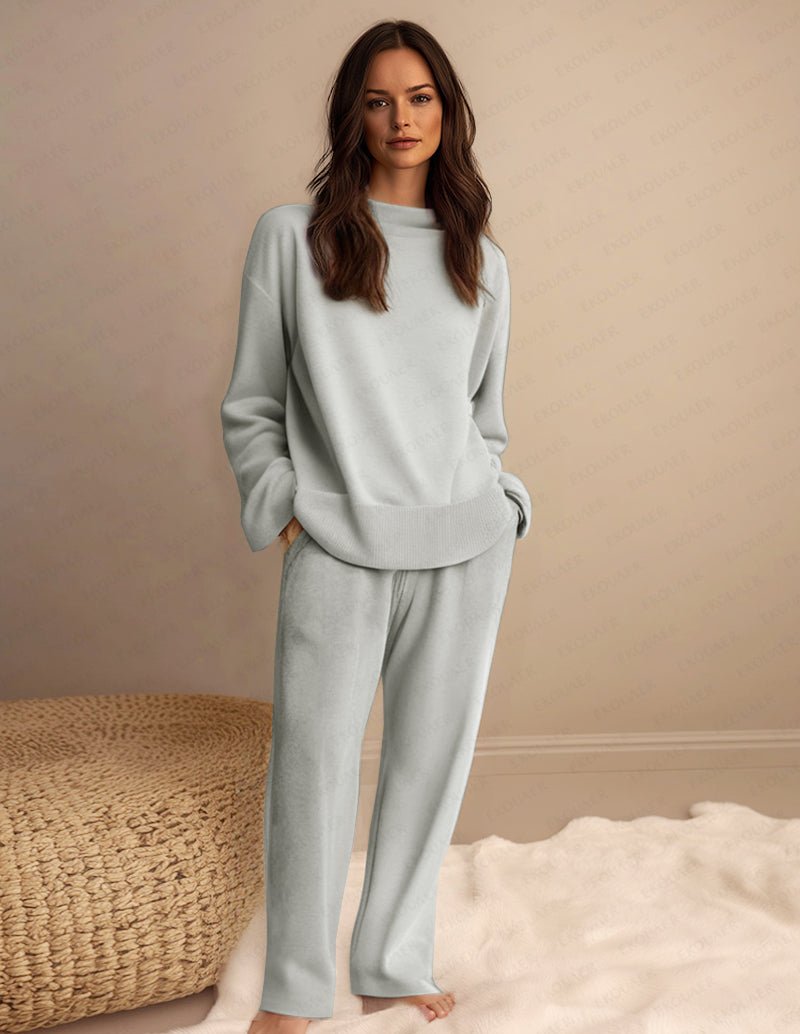 Light grey homewear set with crewneck sweatshirt and straight-leg lounge pants