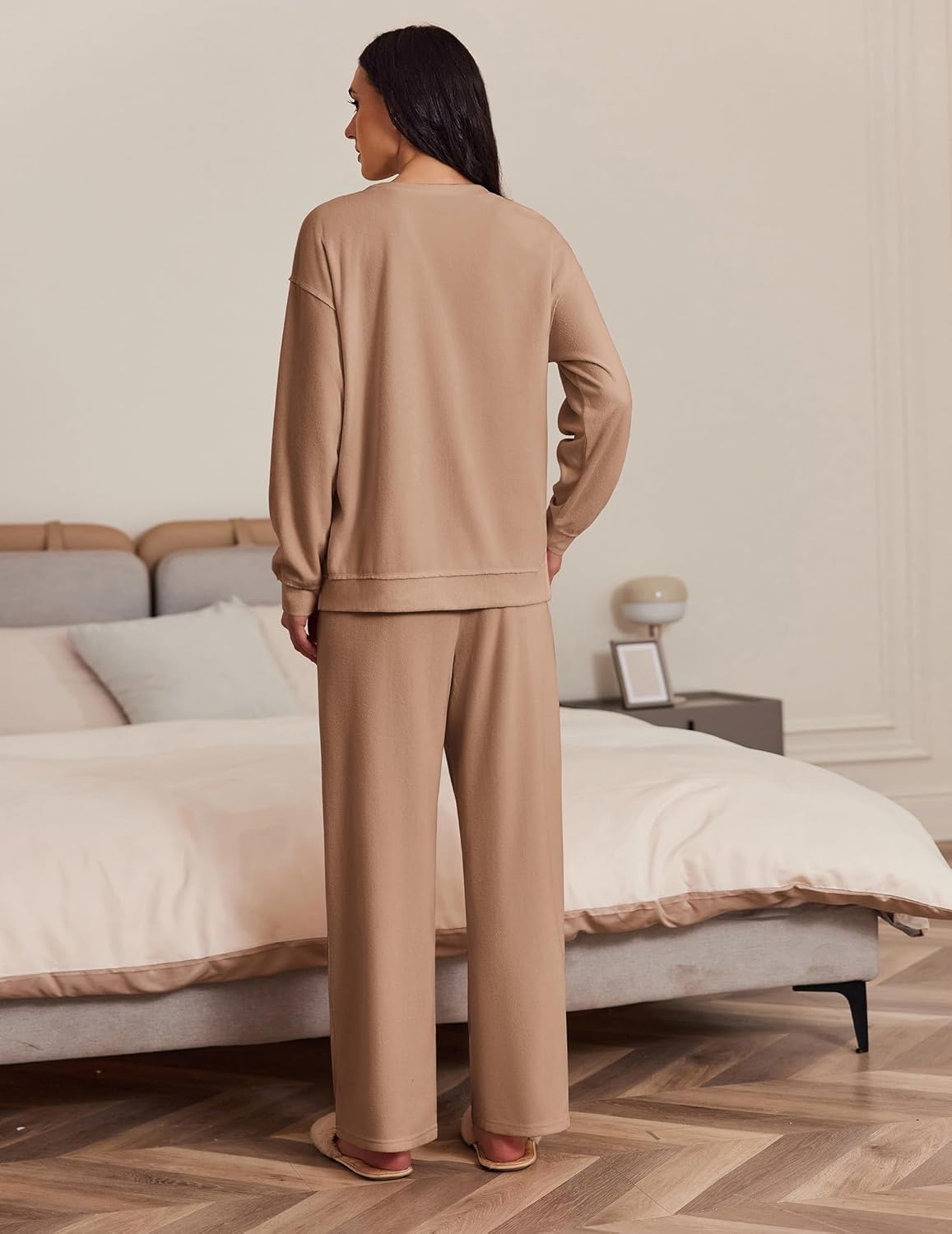 Khaki microfleece tracksuit (back view): crewneck sweatshirt with wide-leg pants