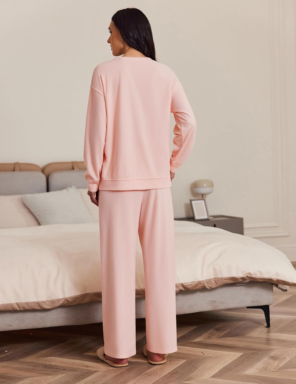 Light pink microfleece tracksuit (back view): crewneck sweatshirt with wide-leg pants