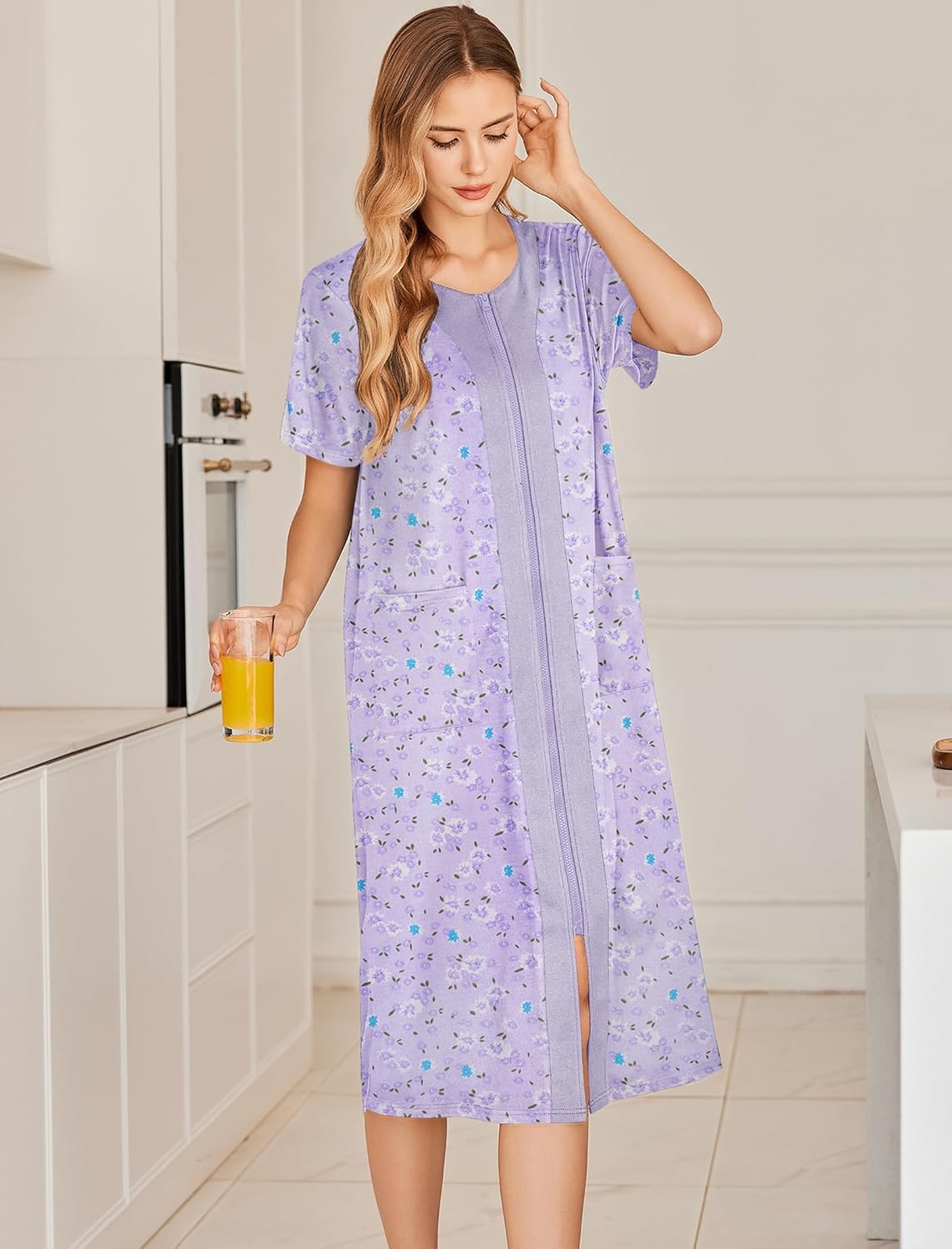 Lilac zip-front short-sleeve robe with scattered small floral print and front slit