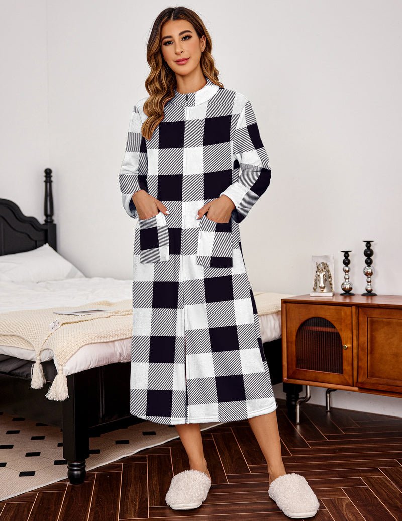 Black-and-white plaid long-sleeve fleece bathrobe, zip closure, knee-length front pockets