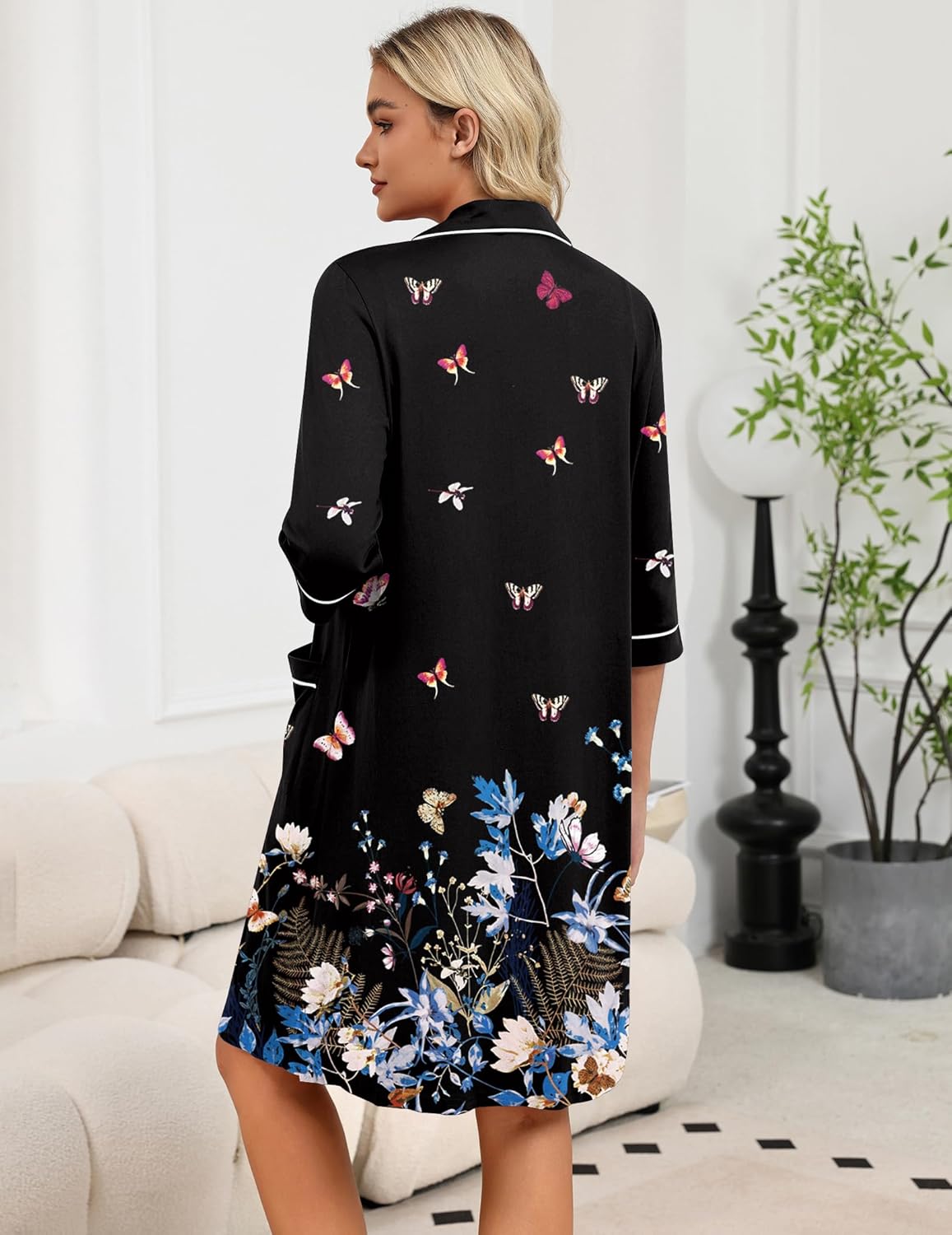 Damen-Zipper-Bademantel Rückansicht, Blumenprint, 3/4 Ärmel, schwarz mit farbiger Bordüre